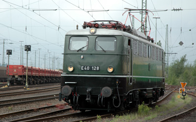 E 40 128