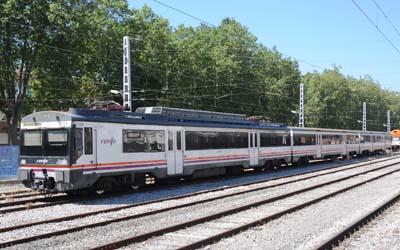 470 173
