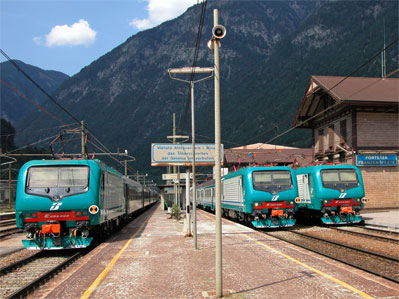 Trenitalia E.464.044, E.464.036, E.464.064